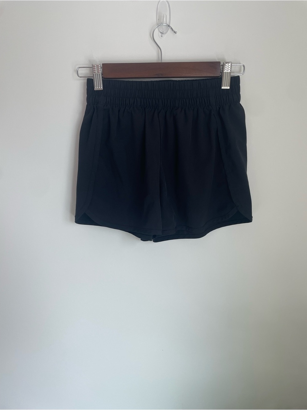 GAP Black Elastic-Waist Active Shorts